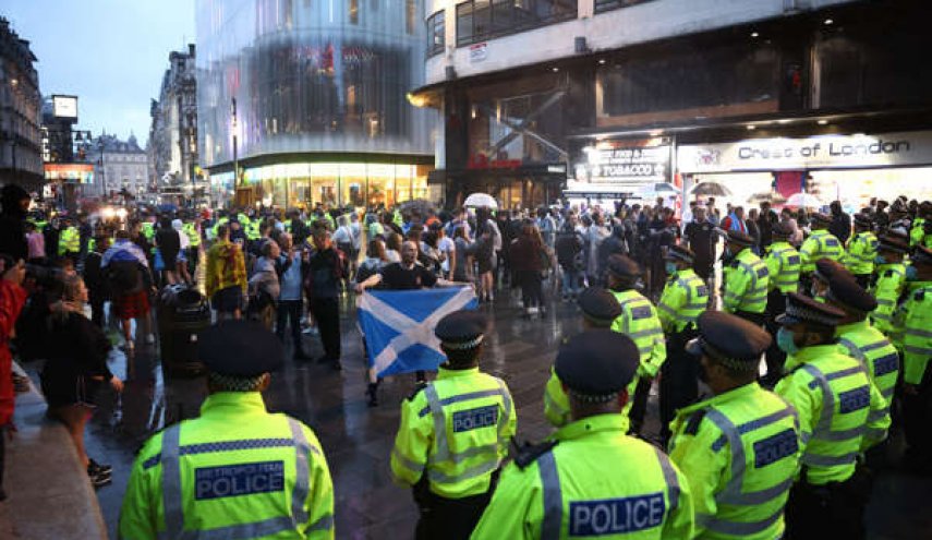شرطة لندن تعتقل 30 مشجعا بعد مباراة إنجلترا واسكتلندا 