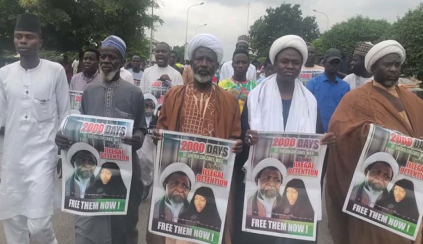 راهپیمایی هواداران شیخ زکزاکی/ راهپیمایان آزادی سریع رهبر جنبش اسلامی نیجریه را خواستار شدند