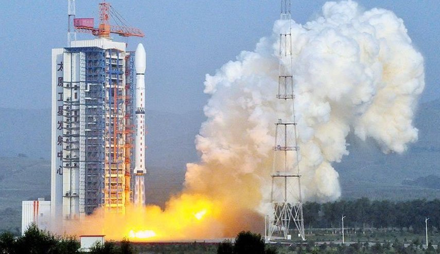 چین 5 ماهواره را به مدار زمین فرستاد