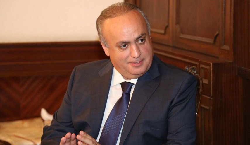 وزير لبناني: على عون رفض المساعدة القطرية 