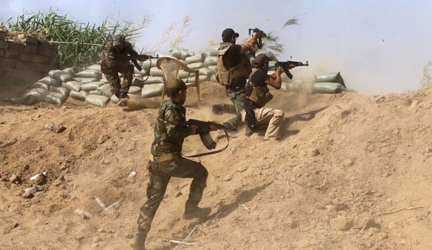 کشته شدن ۴ سرباز عراقی در حمله داعش به یک پایگاه نظامی 
