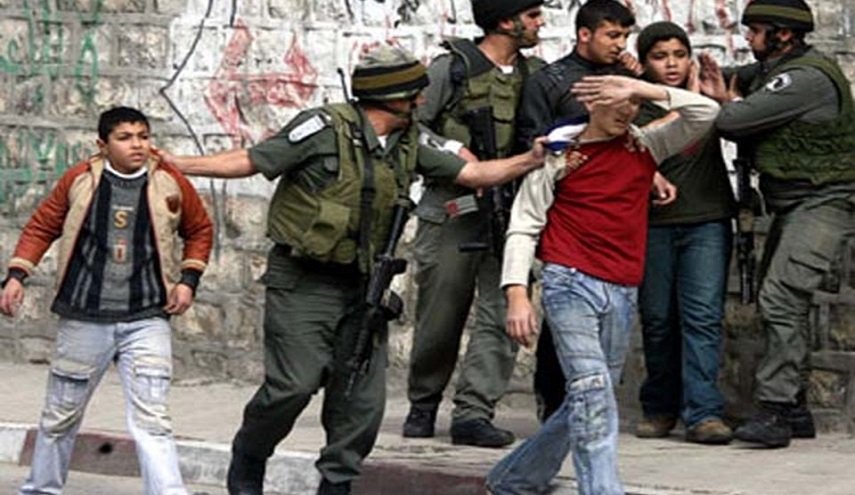 225 طفلا فلسطينيا يقضون عيدهم في سجون الاحتلال