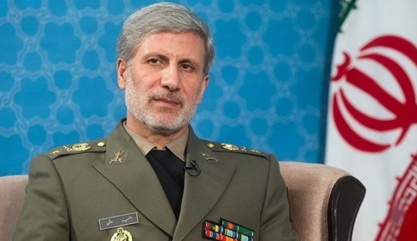 وزير الدفاع يهنئ نظرائه في الدول الاسلامية بحلول عيد الاضحى المبارك