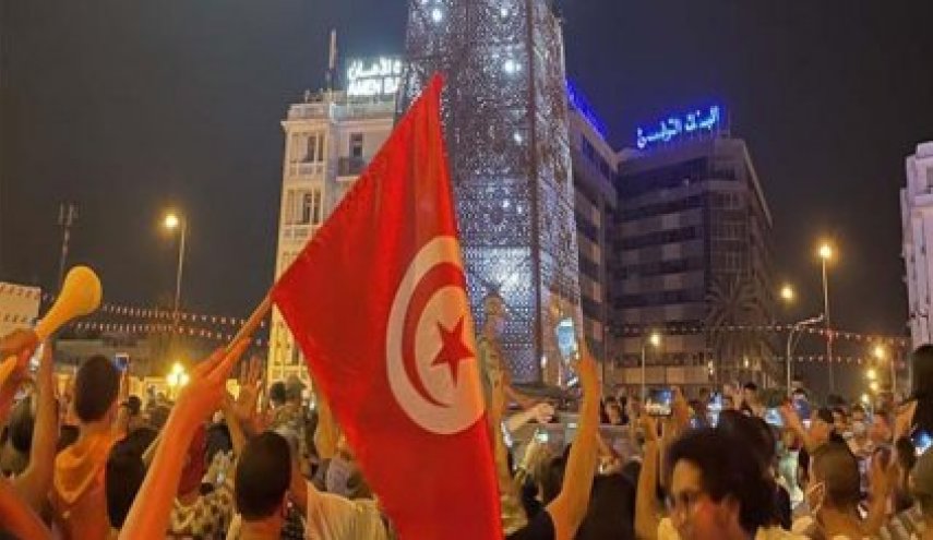 نگرانی محافل بین المللی و منطقه ای از تحولات تونس