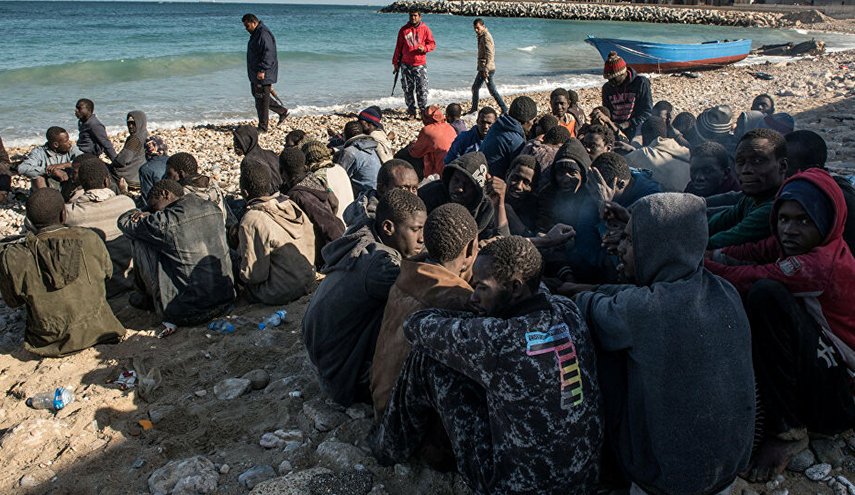 انقاذ أكثر من 700 مهاجر قبالة شواطئ ليبيا
