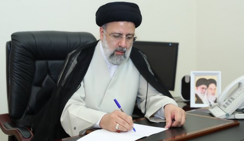 الرئيس الايراني يهنئ أندونيسيا بعيدها الوطني