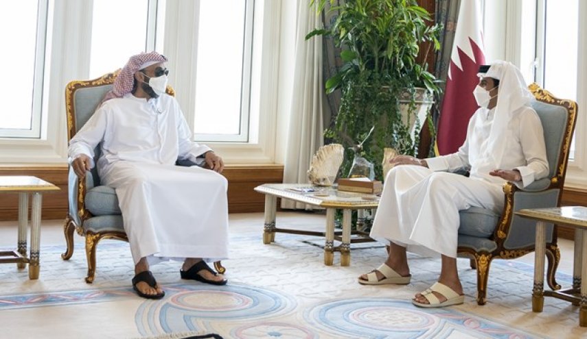 دیدار مشاور امنیت ملی امارات با امیر قطر
