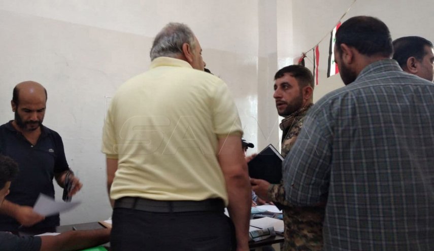 ادامه عملیات تحویل سلاح عناصر مسلح به ارتش سوریه در درعا