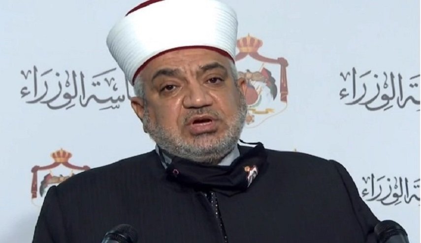 وزير أوقاف الأردن يوقف دورات قرآنية تزامنا مع فتح نواد ليلية