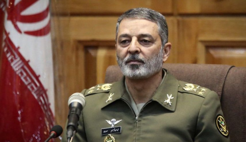 القائد العام للجيش الايراني: الجيش دافع عن الثورة الاسلامية منذ الايام الاولى لانتصارها