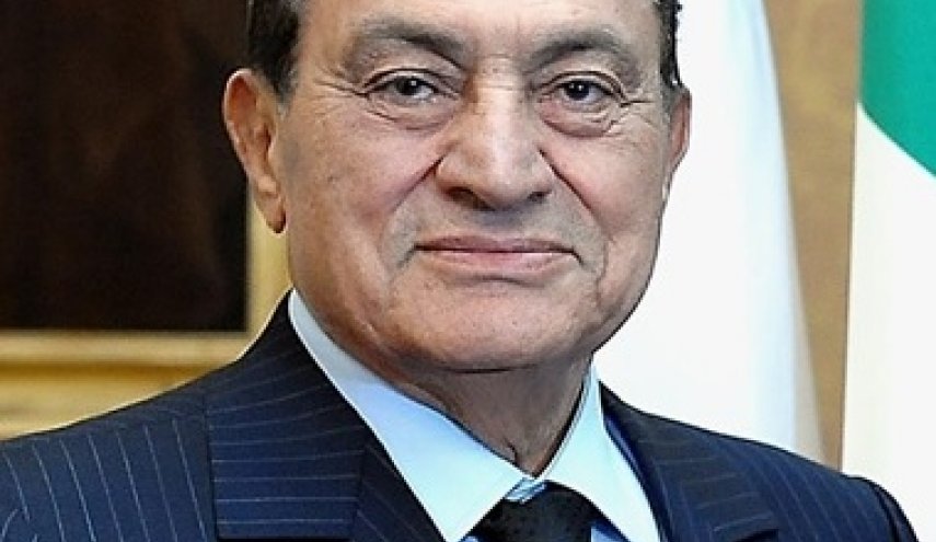 كاتب مصري يكشف تفاصيل عن سقوط نظام حسني مبارك