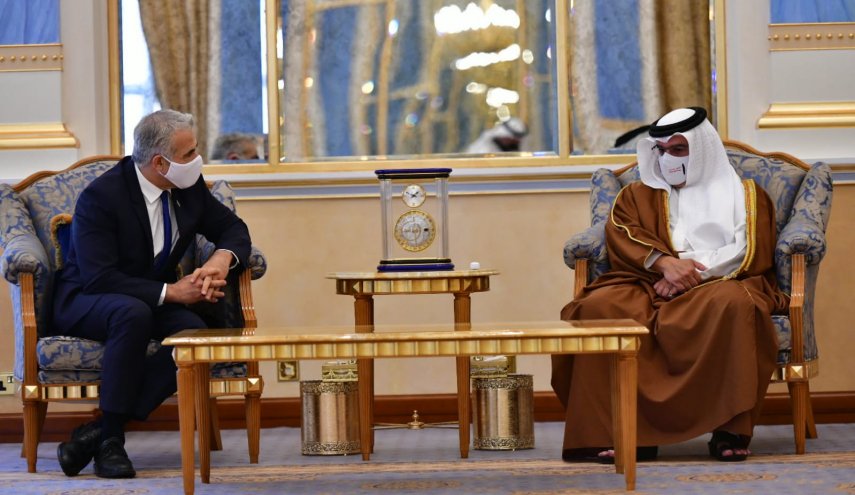ولي عهد البحرين يجتمع برئيس وزراء كيان الاحتلال