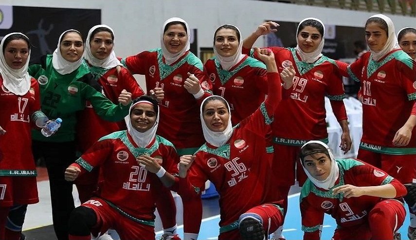 موقع الاتحاد الدولي يشيد باللاعبات الإيرانيات لكرة اليد