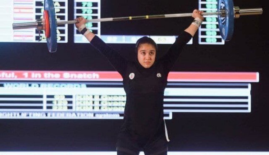 کسب تک مدال تاریخی نوجوانان جهان توسط دختر وزنه بردار ایران/ غزاله حسینی در دوضرب برنز گرفت