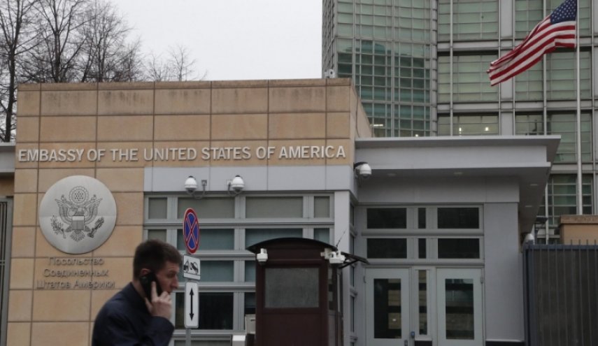  اتهام موظفين السفارة الأمريكية بموسكو بجريمة سرقة