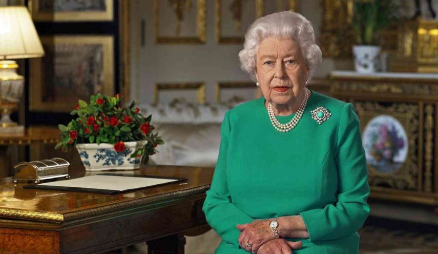 ملكة بريطانيا تخلد للراحة بعد يوم قضته في المستشفى