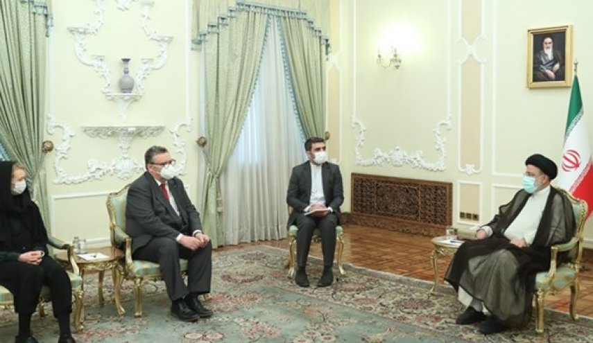 الرئيس الايراني يدعو الاتحاد الاوروبي للابتعاد عن سياسات اميركا التوسعية