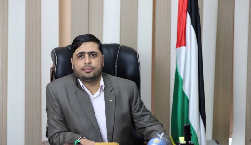 حماس تطالب بمعاقبة سفير الاحتلال لتمزيقه تقرير مجلس حقوق الإنسان