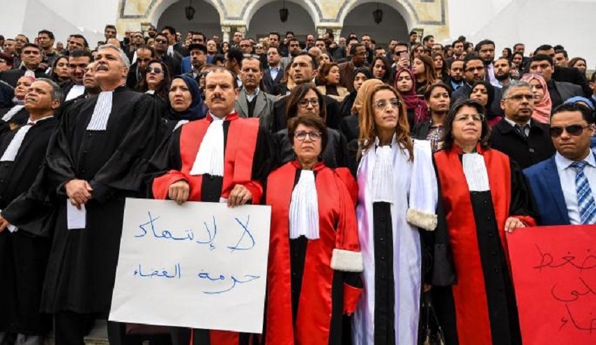 إحالة 9 قضاة تونسيين للنيابة 
