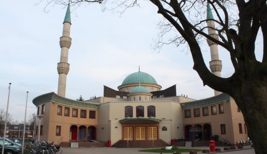 فضيحة في هولندا.. البلديات تستهدف المساجد بعملية تجسس