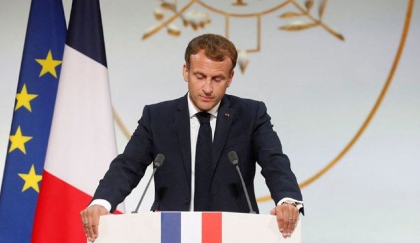 اقدام جنجالی ماکرون برای تغییر رنگ پرچم فرانسه
