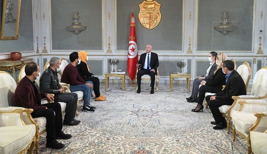 الرئيس التونسي يتهم بعض الاطراف باللجوء للتحريض وليس الحلول