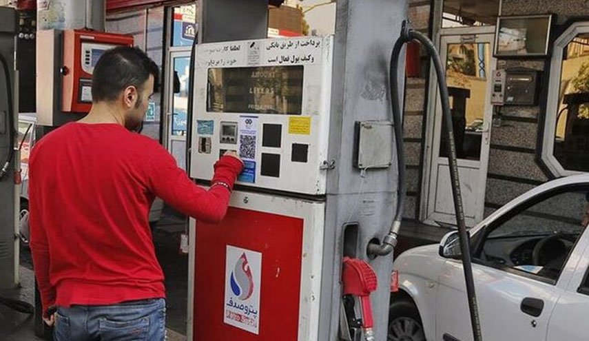 هیات دولت با سهمیه جبرانی بنزین به دارندگان کارت سوخت در آذرماه موافقت کرد
