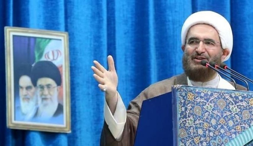 امام جمعة طهران يدعو مفاوضي ايران لعدم الرضوخ لمطالب امريكا المتزايدة