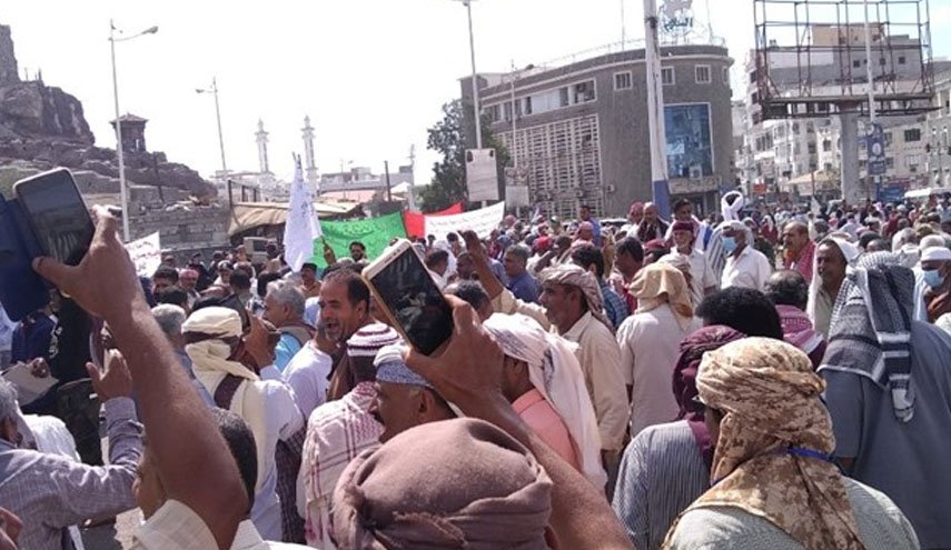 تظاهرات گسترده یمنی ها علیه ائتلاف متجاوز سعودی- آمریکایی/ انزجار از عاملان ادامه کشتار و محاصره یمن