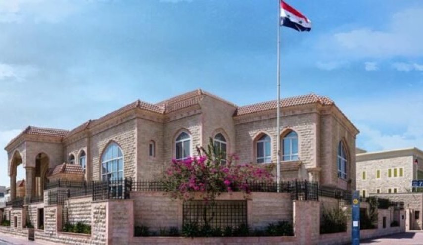 القنصلية السورية في دبي تعتذر من المقيمين