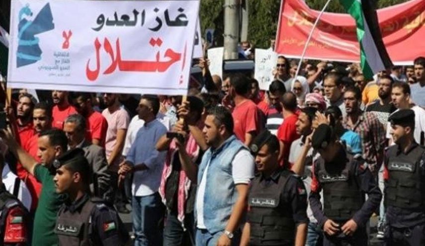 الأردن يفرج عن موقوفين في الاحتجاجات ضد الاتفاقية مع الاحتلال