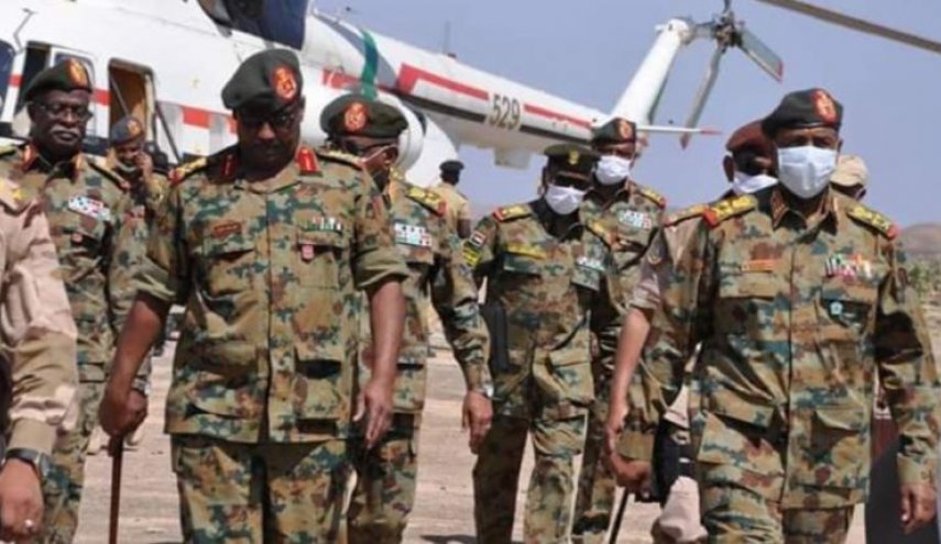 السودان.. البرهان يتفقد القوات السودانية في بركة نورين