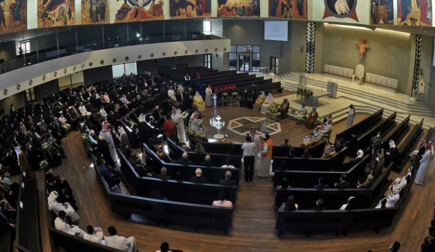 إقامة أول قدّاس بأكبر كنيسة في البحرين والمنطقة!