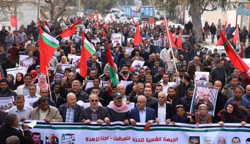 عشرات الآلاف يشاركون في مسيرة مركزية تنظمها الجبهة الشعبيّة في غزة