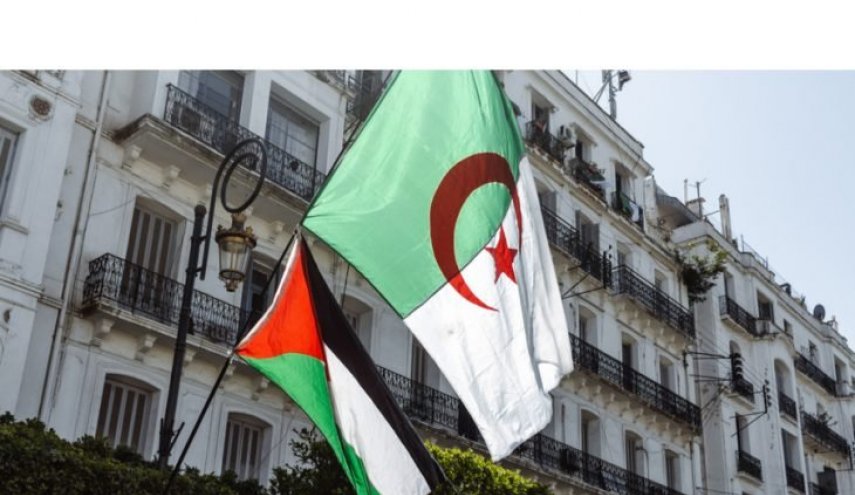 الجزائر تسير عكس تيار التطبيع 