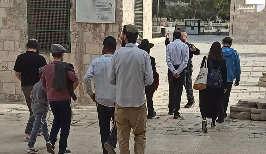 مستوطنون يقتحمون المسجد الأقصى في القدس المحتلة