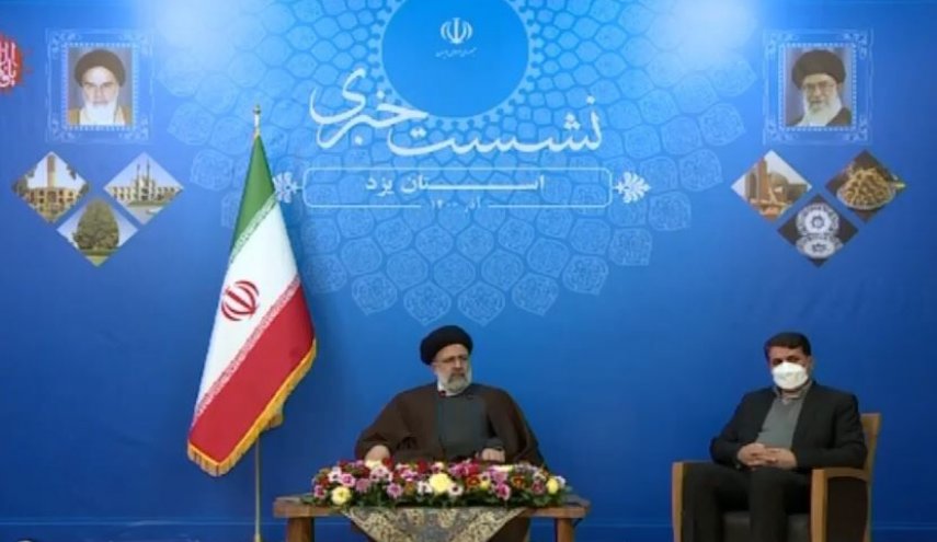الرئيس الايراني يؤكد على الاهتمام بقضايا البيئة في التنمية الصناعية والاقتصادية