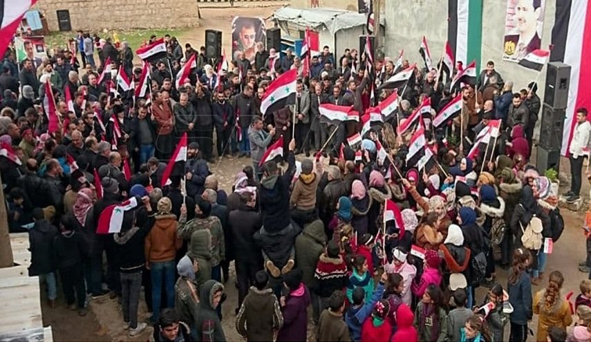 بالصور..  قرية كفر ناصح بريف حلب الشمالي تتظاهر رفضا للاحتلال التركي