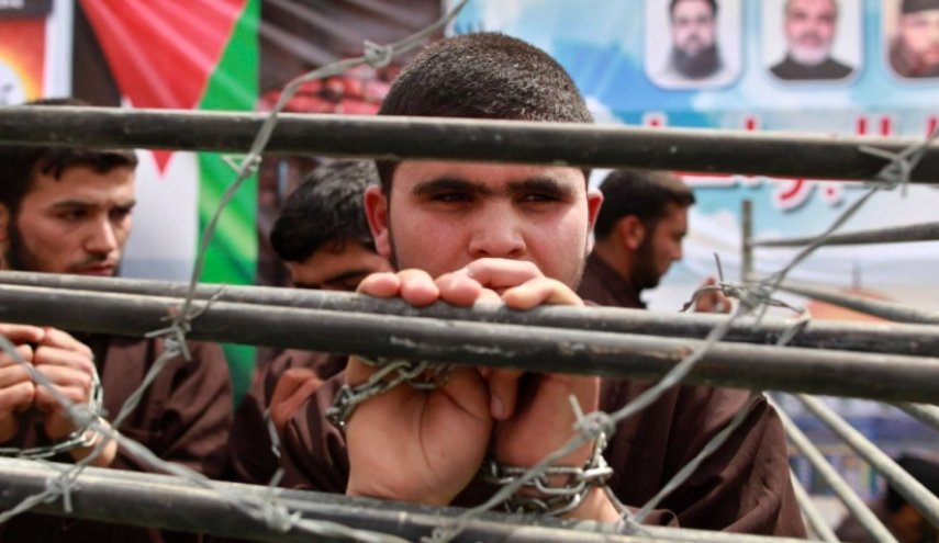 حماس تحمل الاحتلال مسؤولية تداعيات الاعتداء على الاسرى