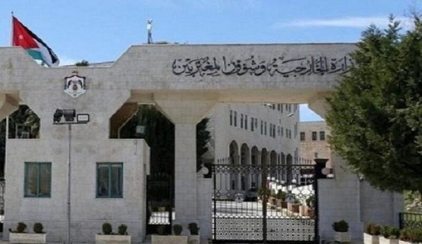 الخارجية الأردنية تنفي احتجاز فتاة في سفارتها بلبنان