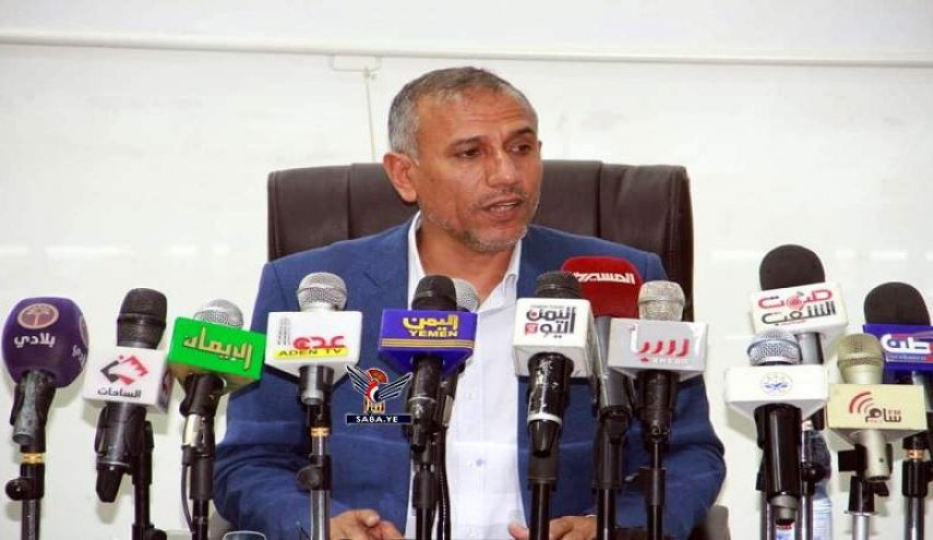 وزير النقل اليمني يؤكد على خلو مطار صنعاء من أي مظاهر عسكرية
