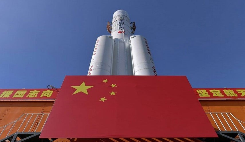 الصين تقوم بتصميم صاروخ فضائي فائق الثقل