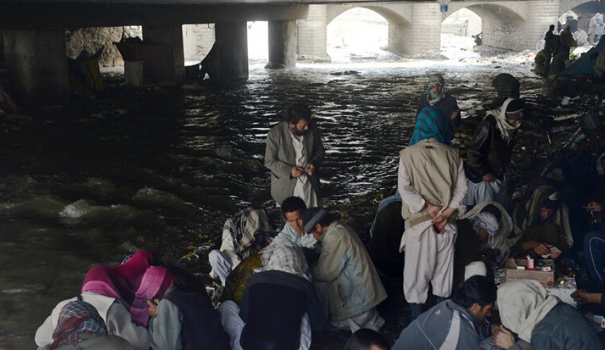 طالبان: 9% من سكان أفغانستان مدمنون على المخدرات
