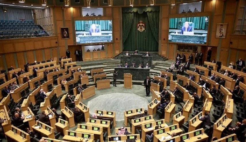  مجلس النواب الأردني يرفض تعديلا على الدستور يسمح بمحاكمة أعضائه