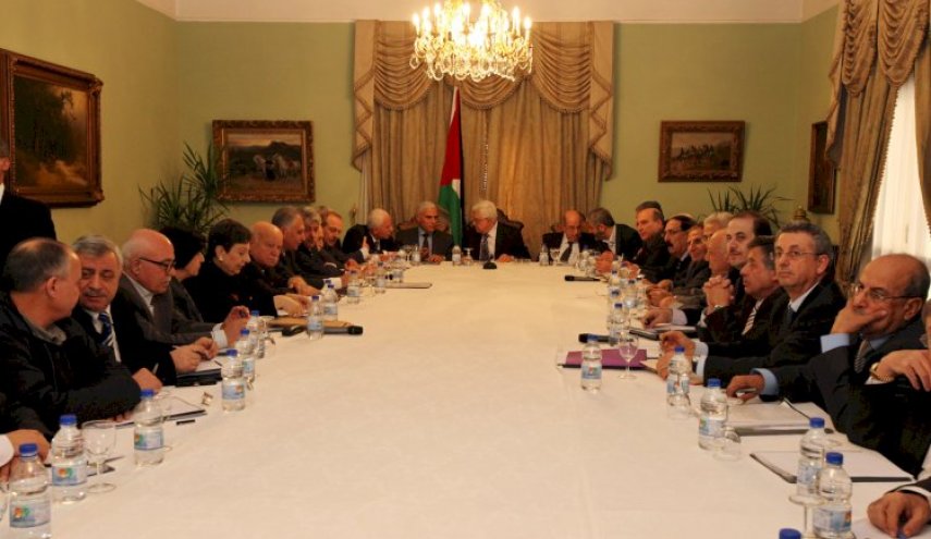 السبب الحقيقي وراء تأجيل اجتماع 'المركزي الفلسطيني'