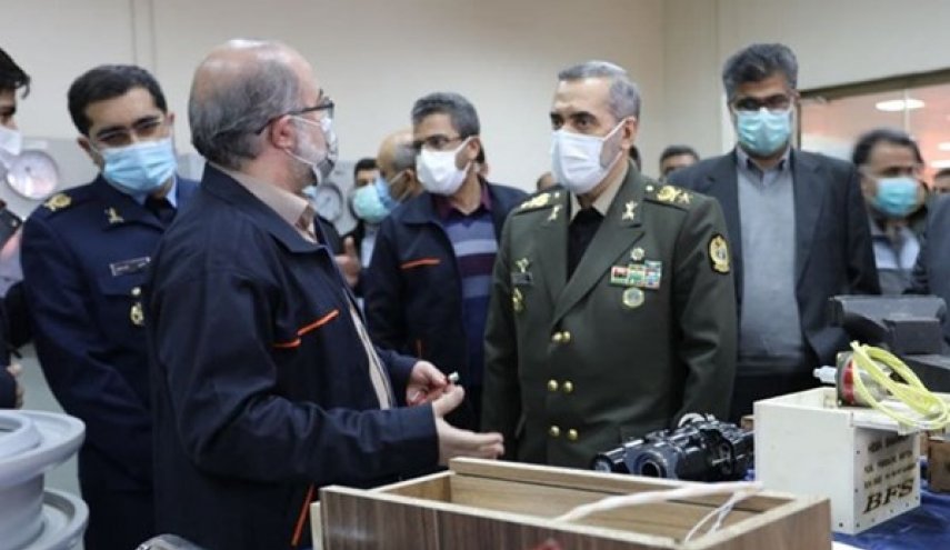 وزير الدفاع يتفقد امكانيات منظمة الصناعات الجوية في اصفهان
