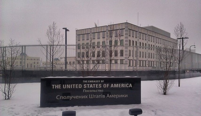 واشنطن تأمر برحيل عائلات الدبلوماسيين الأميركيين في كييف