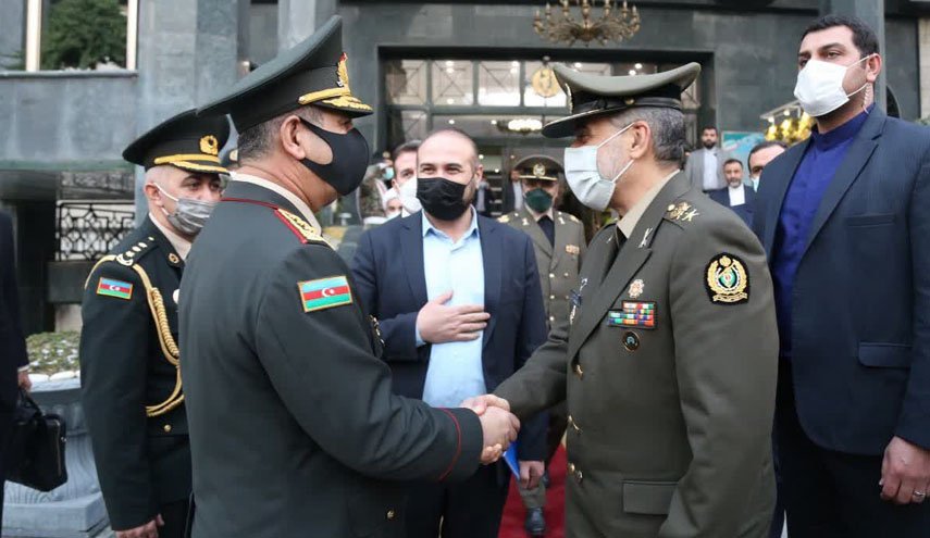وزیر دفاع جمهوری آذربایجان با همتای ایرانی خود دیدار کرد/ تهران و باکو روابط در حوزه های دفاعی– امنیتی را گسترش می دهند