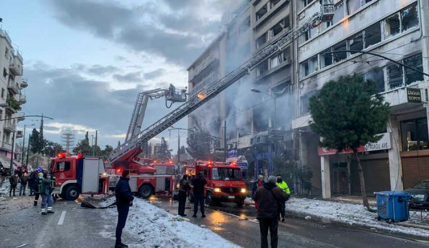 انفجار في مبنى اداري بأثينا يخلف أضراراً كبيرةً و3 مصابين