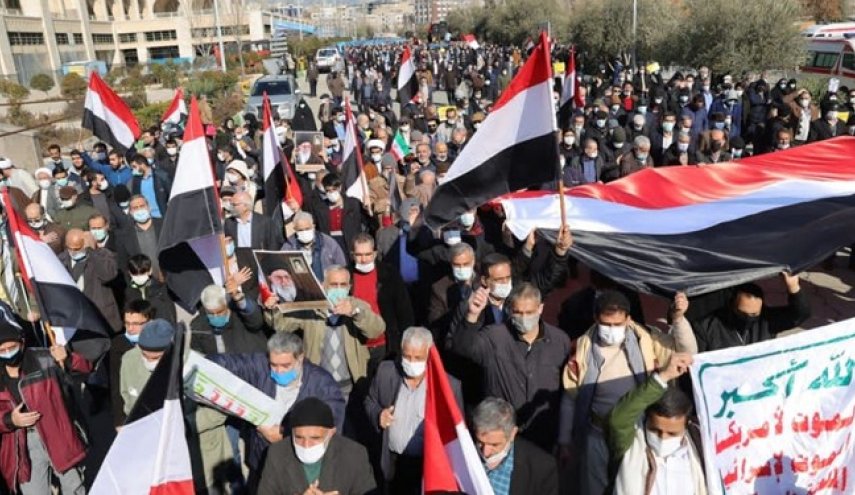 راهپیمایی نمازگزاران تهرانی در اعتراض به جنایات ائتلاف سعودی‌ در یمن
